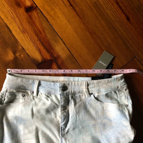 NWT Chico’s So Slimming Girlfriend Crop 1.5 - Picture 4 of 6